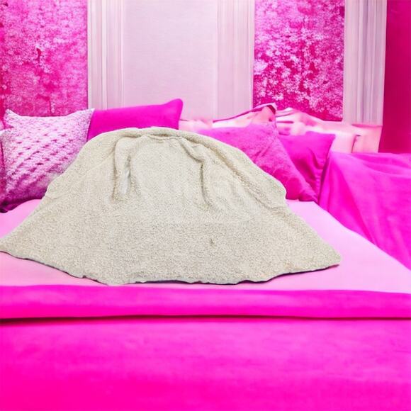 Hem & Thread Ivory White Soft Plush Vest, One Size Fits Most - Picture 6 of 11